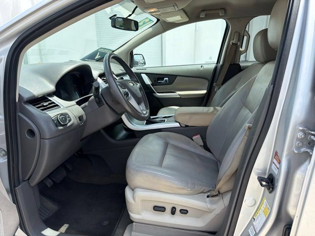 Used 2013 Ford Edge SEL FWD image 16
