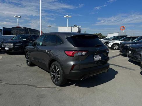 Certified 2021 Ford Escape SE w/ SE Sport Appearance Package image 3