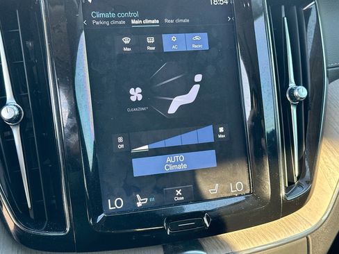 Used 2020 Volvo XC60 T6 Inscription w/ Protection Package Premier image 10