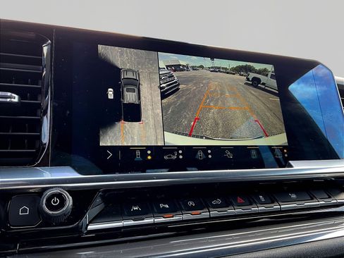 Used 2023 Chevrolet Silverado 1500 High Country w/ High Country Premium Package AWD/4WD image 15