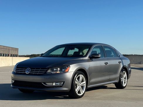 Used 2014 Volkswagen Passat TDI SEL Premium image 1