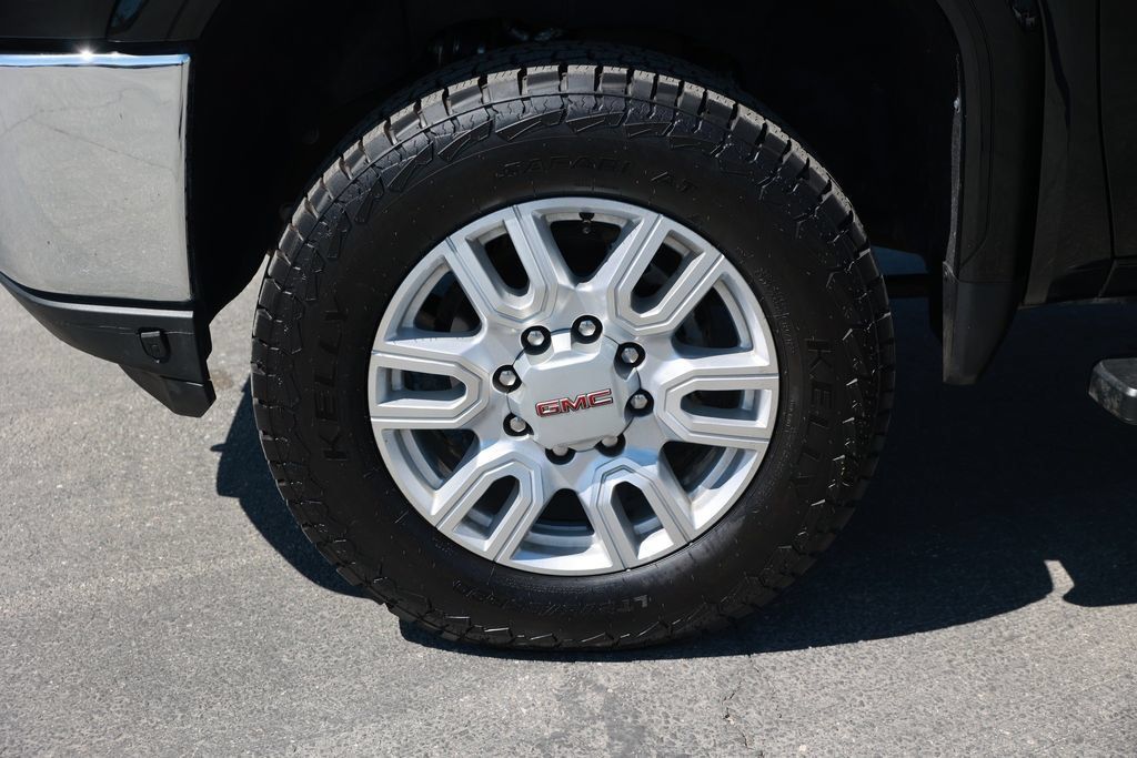 Used 2023 GMC Sierra 2500 SLT w/ Driver Alert Package I AWD/4WD image 16