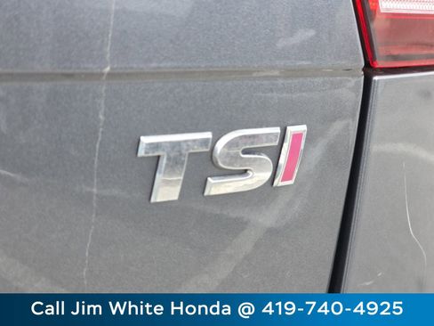 Used 2018 Volkswagen Tiguan S image 12