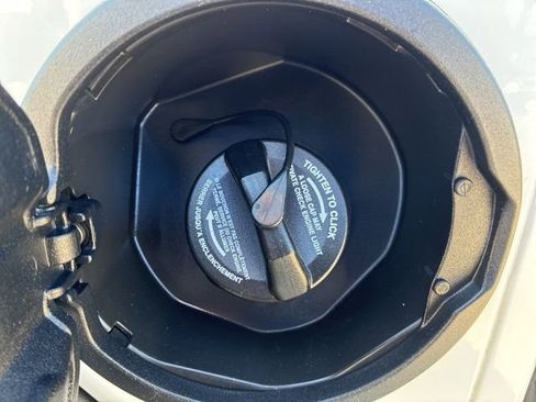 Used 2018 Jeep Wrangler Unlimited Rubicon AWD/4WD image 6