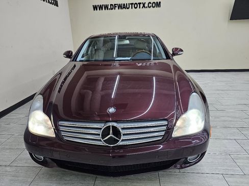 Used 2006 Mercedes-Benz CLS 500 w/ Premium Pkg image 3