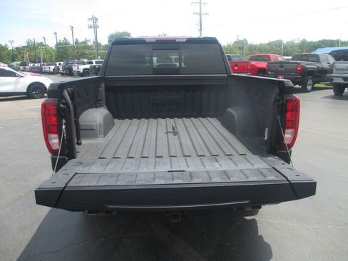 Used 2022 GMC Sierra 1500 Elevation w/ Elevation Premium Package AWD/4WD image 7