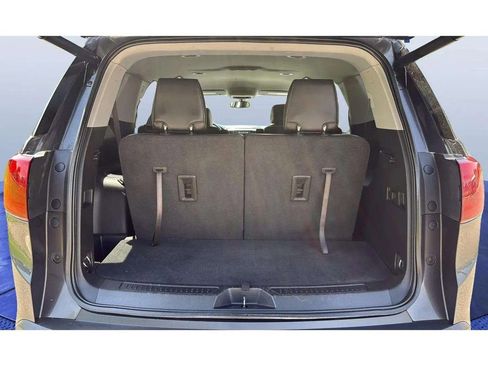 Used 2017 GMC Acadia SLT image 18