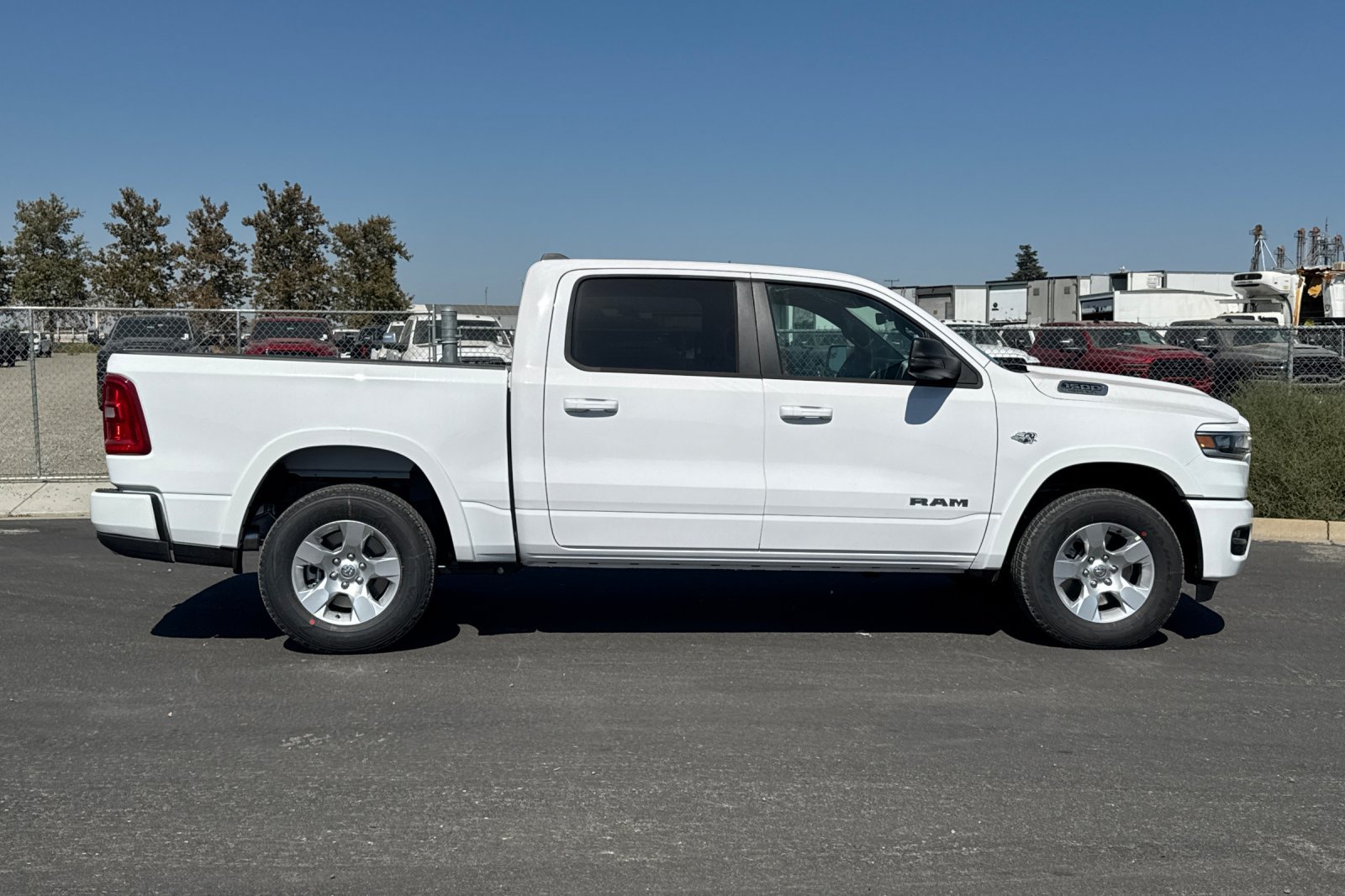 New 2027 RAM 1500 4x4 Crew Cab image 2