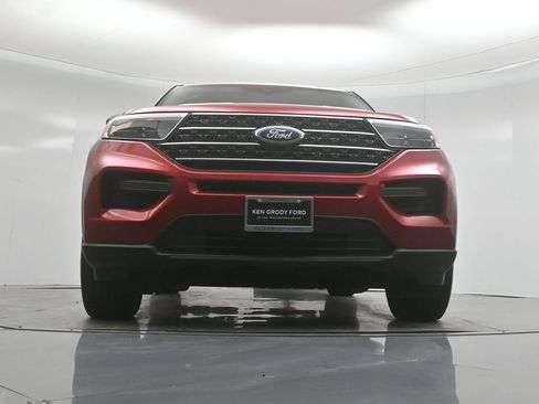 Used 2023 Ford Explorer XLT RWD image 43