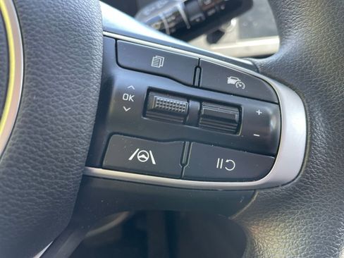 Certified 2025 Kia Sportage LX image 13