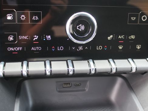 New 2025 GMC Terrain Elevation w/ Elevation Premium Package image 31