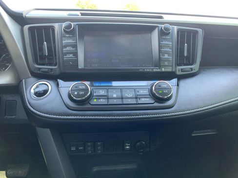 Used 2016 Toyota RAV4 Limited image 15
