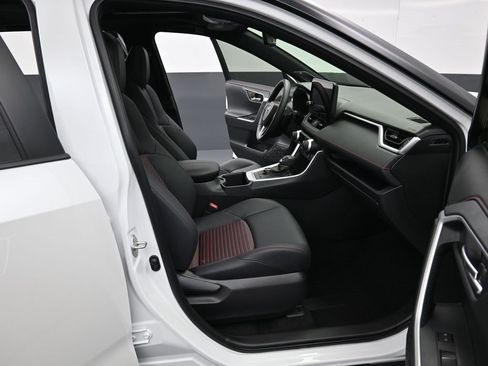 Used 2025 Toyota RAV4 XSE image 37