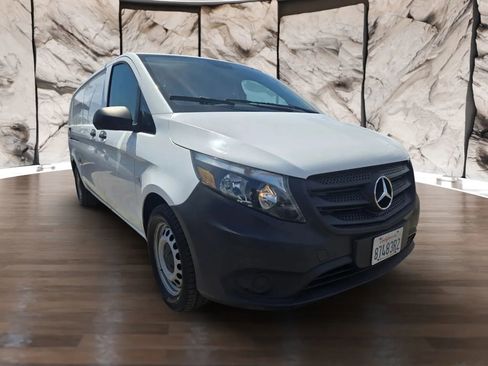 Used 2018 Mercedes-Benz Metris image 3