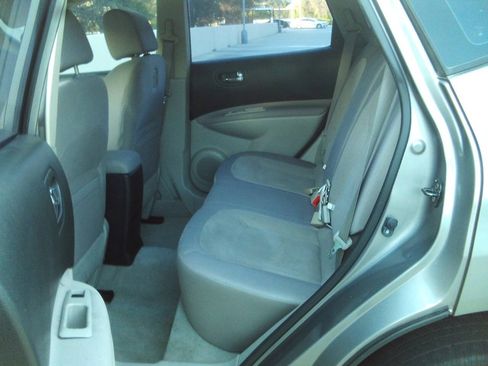Used 2015 Nissan Rogue S FWD image 15