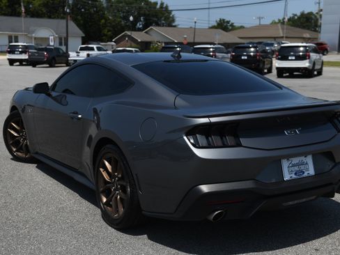 Used 2025 Ford Mustang GT RWD image 7