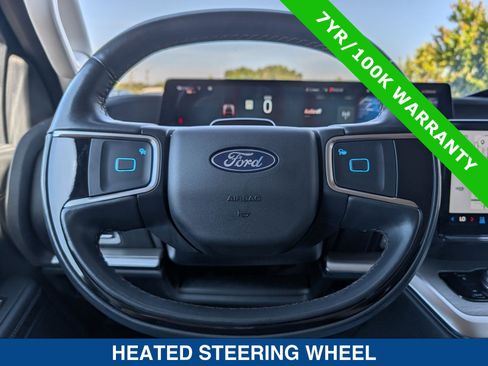 Certified 2025 Ford Expedition Platinum w/ Driver's Package AWD/4WD image 31