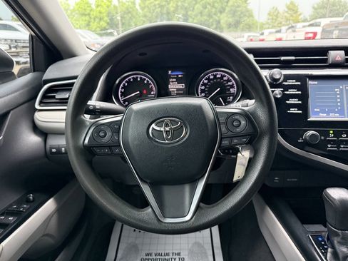 Used 2018 Toyota Camry FWD image 22