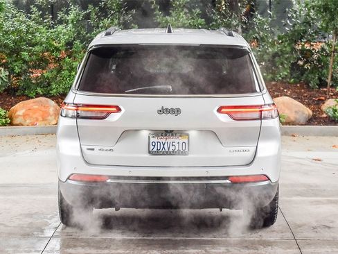 Used 2022 Jeep Grand Cherokee L Laredo w/ Luxury Tech Group I image 5