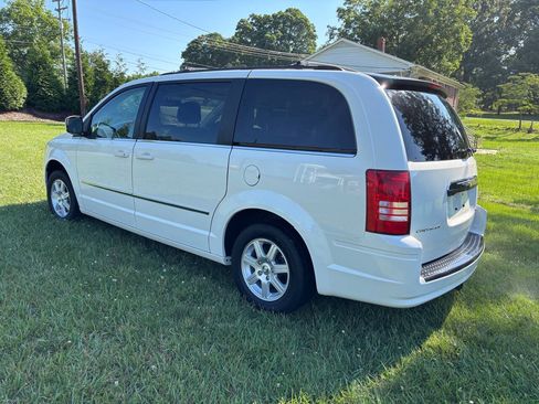 Used 2010 Chrysler Town & Country Touring Plus FWD image 2