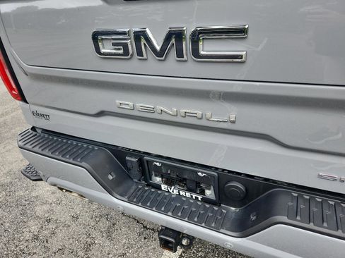 Used 2025 GMC Sierra 1500 Denali Ultimate AWD/4WD image 4