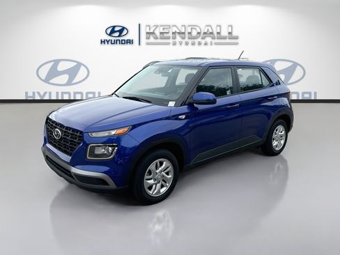 Used 2024 Hyundai Venue SE FWD image 3