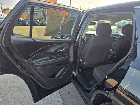 Used 2024 GMC Terrain SLE image 17
