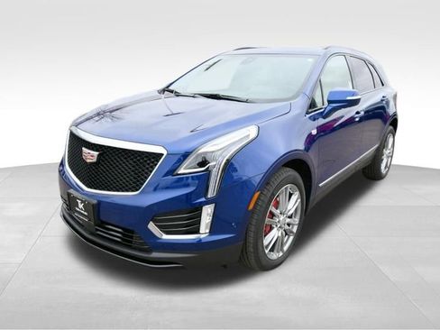 Used 2025 Cadillac XT5 Sportv w/ Technology Package AWD/4WD image 2