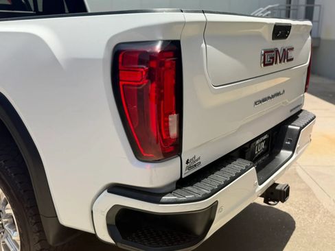 Used 2020 GMC Sierra 2500 Denali w/ Denali Ultimate Package AWD/4WD image 13