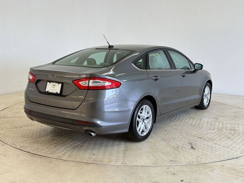 Used 2014 Ford Fusion SE image 9