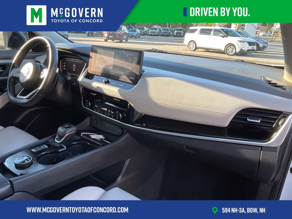 Used 2024 Nissan Rogue SL AWD/4WD image 37