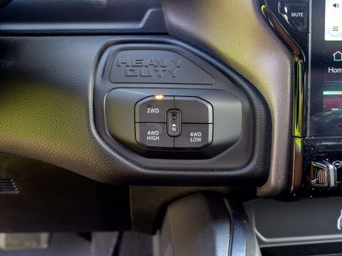 New 2026 RAM 2500 Laramie AWD/4WD image 19