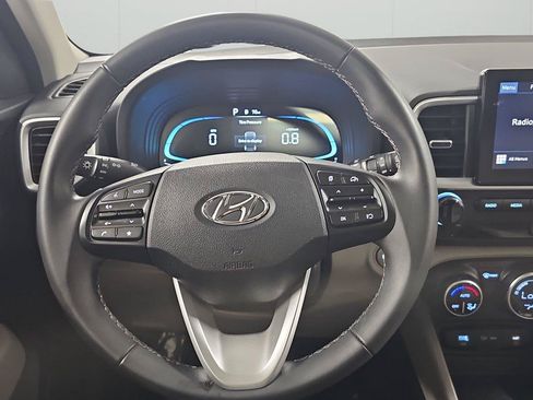 Certified 2025 Hyundai Venue SEL FWD image 22