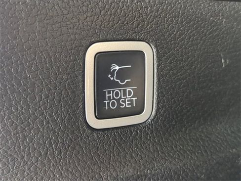 Used 2024 Jeep Wagoneer L Series II w/ Flexible Seating Group image 13