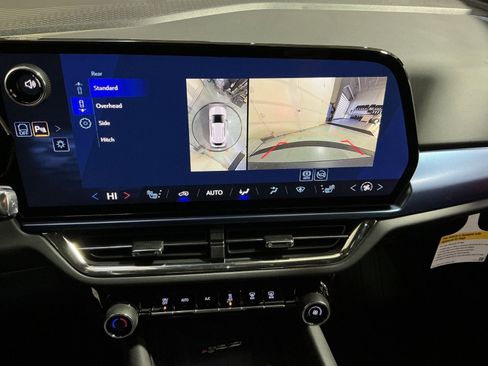 New 2026 Chevrolet Equinox EV LT image 27