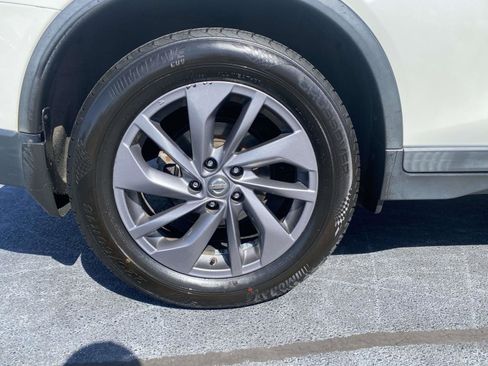 Used 2016 Nissan Rogue SL w/ SL Premium Package FWD image 9