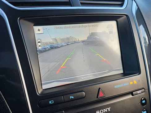 Used 2019 Ford Explorer Limited w/ Class III Trailer Tow Package image 24