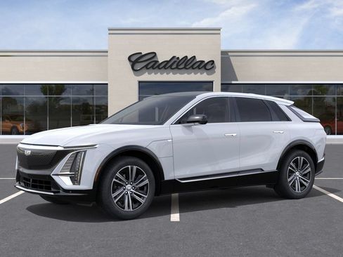 New 2026 Cadillac Lyriq Luxury AWD/4WD image 2