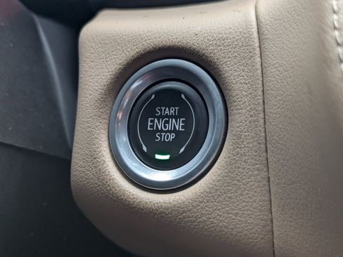 Used 2021 Chevrolet Suburban Premier image 37