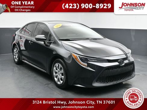 Used 2021 Toyota Corolla LE image 1