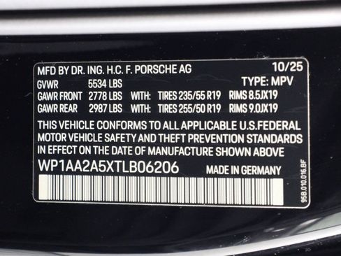 Certified 2026 Porsche Macan AWD/4WD image 19