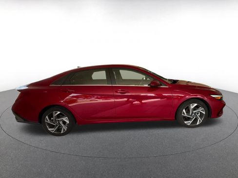 Used 2025 Hyundai Elantra SEL FWD image 16