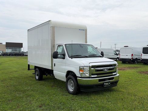 New 2027 Ford E-350 and Econoline 350 Super Duty w/ Power Equipment Group RWD image 7