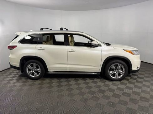Used 2015 Toyota Highlander Limited Platinum AWD/4WD image 10
