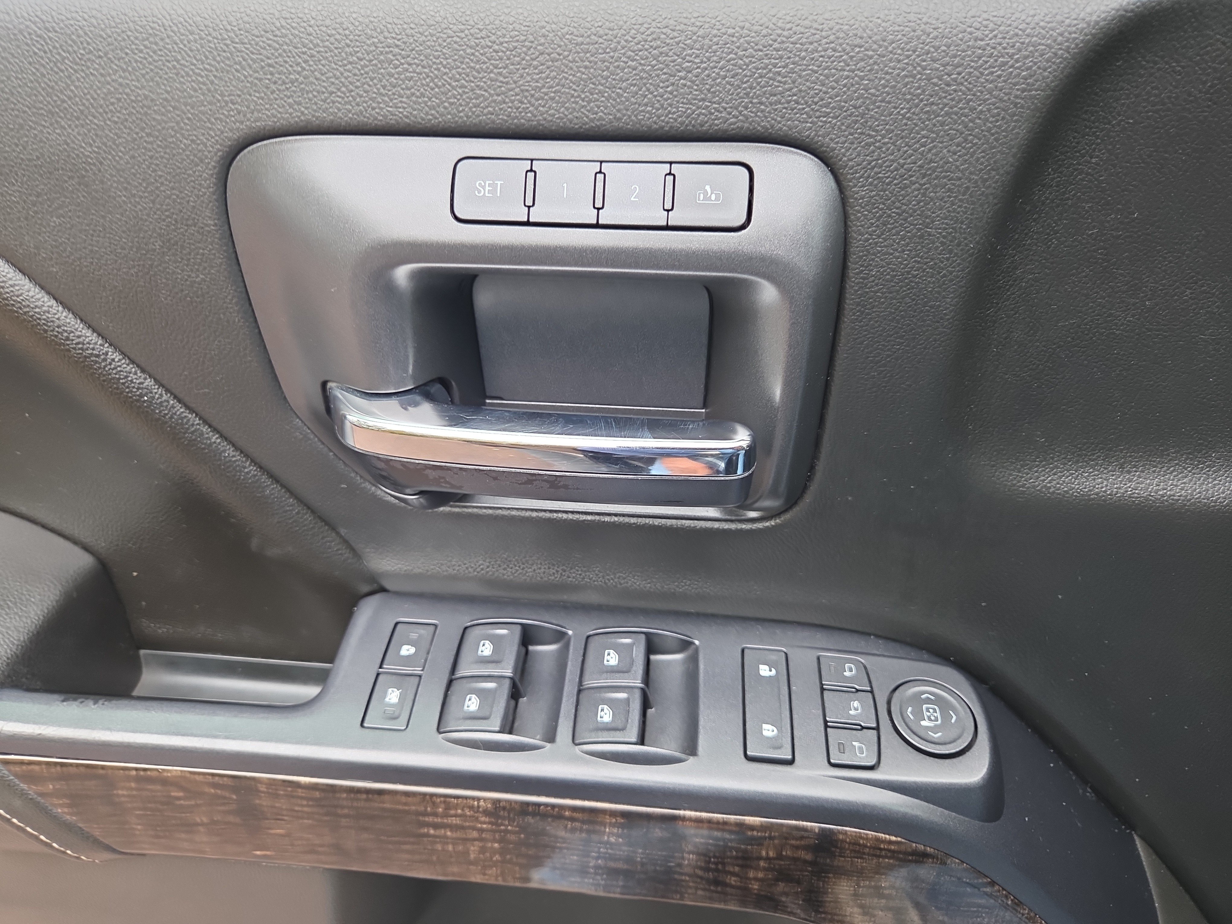 Used 2015 GMC Sierra 1500 Denali AWD/4WD image 30