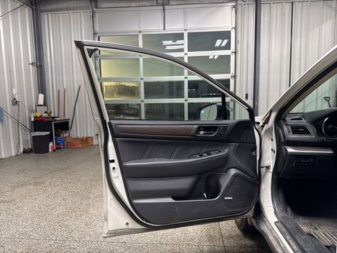 Used 2019 Subaru Outback 2.5i Limited w/ Popular Package #2 image 6