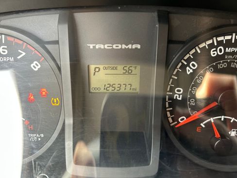 Used 2017 Toyota Tacoma SR w/ Tow Package image 18