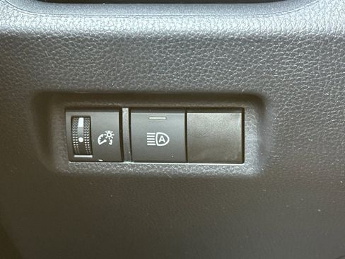 Used 2025 Toyota RAV4 LE image 31