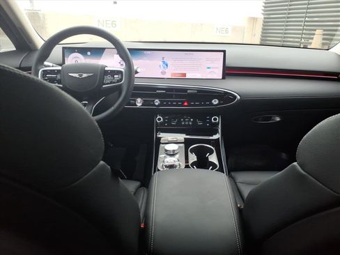 Certified 2026 Genesis GV70 2.5T image 18