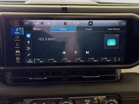 Used 2026 Jeep Wrangler Unlimited Sahara AWD/4WD image 21